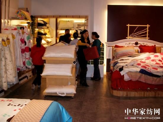 貴陽首家艾萊依家紡專賣店開業(yè)火爆