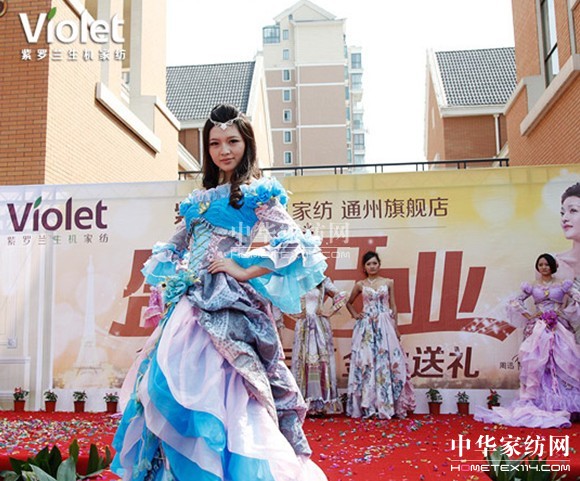 _mC(j)Ҽ?f)Şꆢ? src="http://www.zjmmm.cn/Upload/201209/27/201292795345180.jpg" border=0></P>
<P align=left>_mҼڲ_l(f)ce¿͑ͬr(sh)ҲһֱxЩ_mL(zhng)ĕ(hu)T͑ĬĬP(gun)עc֧׌_mҼx͵Ľش_I(y)֮H_mҼO(sh)(hu)T^(q)_չ(hu)TYƷٛ(zng)(dng)x(hu)T(du)_mҼһc֧֡</P>
<P align=center><img alt=